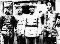 Da esq. para a dir.: Qin Bangxia, Chu En-lai, Chu-Teh e Mao Tsé-tung (foto 1934–1936)
