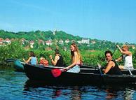 Viajar en canoa: hacer deporte, divertirse y cuidar el medioambiente.