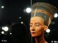 The bust of Nefertiti on display