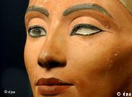 الملكة الفرعونية نفرتيتى ..امرأة ذات وجهين 0,,1505059_1,00
