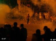 مواجهات عنيفة في محيط السفارة ألإسرائيلية في القاهرة ليلة أمس
