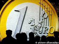 Ατομική αυτοκαταστροφή», ονομάζει ο αναλυτής Κρίστιαν Κίρχνερ, της γερμανικής έκδοσης των  Financial Times τη διαδικασία διάσωσης του ευρώ.