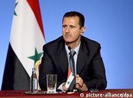 بشار اسد، رئیس جمهور سوریه علیرغم توافق با اتحادیه عرب به سیاست برخورد خشونت آمیز نسبت به مخالفان ادامه می‌دهد