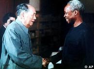 毛泽东1974年与时任坦桑尼亚总统尼雷尔会晤