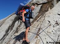 Экипировка по полной программе: Мартл Юнг во время перехода через Альпы