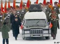 Cortejo fúnebre do ditador Kim Jon Il em Pyongyang