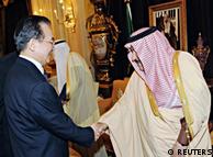  نخست وزیر چین همزمان با افزایش فشار غرب برای تحریم نفت ایران برای به‌دست آوردن شرکای تجاری جدید به عربستان سعودی سفر کرد