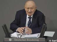 Marcel Reich-Ranicki   durante su discurso en el Parlamento alemán.