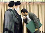 احمدی‌نژاد در آغاز نخستین دور ریاست جمهوری خود در سال ۲۰۰۵
