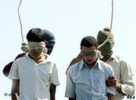 صحنه اعدام دو نفر در ايران