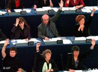 През 2005 евродепутати в Брюксел гласуват за началото на преговорите за приемане на Турция в ЕС