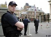 Police detained seven suspects Friday in an anti-terrorism operation in three Dutch cities