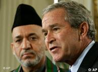 جورج بوش، رییس جمهور پیشین امریکا و حامد کرزی، رییس جمهور افغانستان 