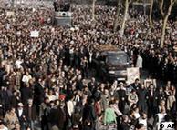 Διαδήλωση στην κηδεία του δολοφονηθέντος πριν από ένα χρόνο αρμενικής καταγωγής δημοσιογράφου Χραντ Ντινκ.