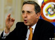 Alvaro Uribe am Rednerpult (Quelle: AP)