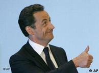 El salario del presidente Nicolas Sarkozy aumentará 140% para alcanzar a sus pares europeos. 