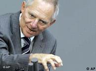 El ministro del Interior, Wolfgan Schäuble, en un debate en el Bundestag a comienzos de julio