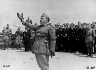 General Francisco Franco, 26 Temmuz 1938'de, Valencia'da bahriyelilere hitap ediyor