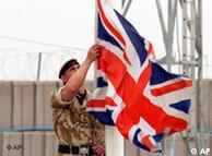 Arriando la bandera: Gordon Brown asegura que no se trata de una derrota.