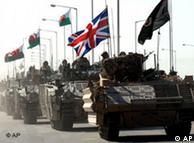 El convoy militar abandona la estratégica ciudad de Basora.