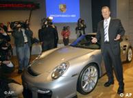 Wendelin Wiedeking presentando el Porsche 911 GT 2 en la IAA