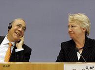 Annette Schavan, ministra de Educación, y el secretario general de la OCDE, Angel Gurria 