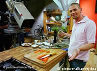 Tim Mälzer, originario de Hamburgo, posee su propia cadena de restaurantes y su show culinario de TV. 