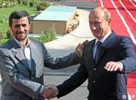 محمود 
احمدی‌نژاد در دیدار با ولادیمیر پوتین، نخست وزیر روسیه