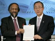 Rajendra Pachauri (izq.), del IPCC, y Ban Ki-moon, de la ONU, presentaron informe climático en Valencia.