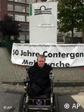 Víctimas de talidomida en Alemania reclaman aumentos de pensiones.