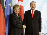 Η καγκελάριος Άγκελα Μέρκελ και ο πρωθυπουργός Ταγίπ Ερντογάν κατά την επίσκεψή του στη Γερμανία το 2008