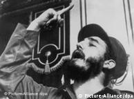 Fidel Castro raising a finger during a speech in 1959