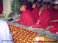 Θιβετιανοί μοναχοί: προσεύχονται και περιμένουν...