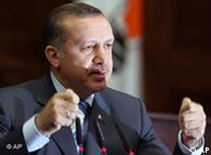 Как ще реагира турският премиер на очакваното решение за партията му?  