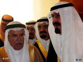 ملک عبدالله، پادشاه عربستان و چند شیخ نفتی دیگر − قدرت آنان بر رانت نفت و گاز استوار است