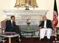 Rais Obama (kushoto) pamoja na rais wa Afghanistan Hamid Karzai.