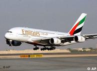 Η Emirates παίρνει μια κυρίαρχη θέση στις άκρως επικερδείς διηπειρωτικές πτήσεις 