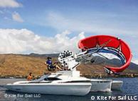 Auch das Unternehmen Kite For Sail LLC in Martinez, Kalifornien, beschäftigt sich mit VLFFS-Lenkdrachen (very large free-flying sails) als Antriebsquelle für kleinere Schiffe, und gewinnt 2006 mit seinem Speed Kite den jährlichen California Clean Tech Open. Der eingesetzte Drachen erreicht eine Zugkraft von 10.000 PS.



2008 bietet das Unternehmen bereits eine ganze Reihe von Modellen zwischen 6 m² und 10 m² Fläche an – die zwischen 900 $ und 3.500 $ kosten.