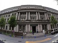 El Banco Central de Japón también tuvo que intervenir en los mercados financieros.