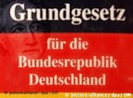 تدوین قانون اساسی آلمان در شرایط نابسامان پس از جنگ جهانی دوم آغاز شد