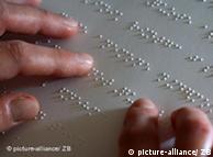 Escrita braille consiste de um sistema de pontos