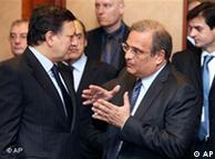 Από τη συνεδρίαση του Eurogroup: Ο Έλληνας υπ. Οικονομικών Γ. Παπαθανασίου και ο πρόεδρος της Κομισιόν Ζ. Μπαρόζο (9/2/09)