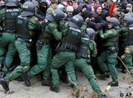 Επέμβαση της αστυνομίας σε διαδήλωση 14 Φεβρ. 2009 στη Δρέσδη.