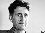 El escritor George Orwell, autor de 