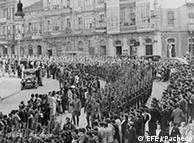 The German Condor Legion marches through the streets of León in a farewell parade, May 25, 1939.