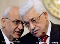 محمود عباس (راست) و صائب عریقات؛ رهبران فلسطینی هیچگاه از مواضع خود سر باز نزده‌اند؟