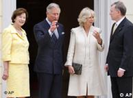 El príncipe Carlos y su esposa Camilla son recibidos por el presidente alemán, Horst Köhler, y su esposa