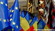 Banderas de la UE ondean en Bucarest.