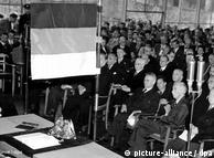 La asamblea constituyente, reunida en Bonn el 23 de mayo de 1949.