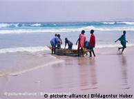 Na costa ocidental da África a pesca é ainda um importante fator económico